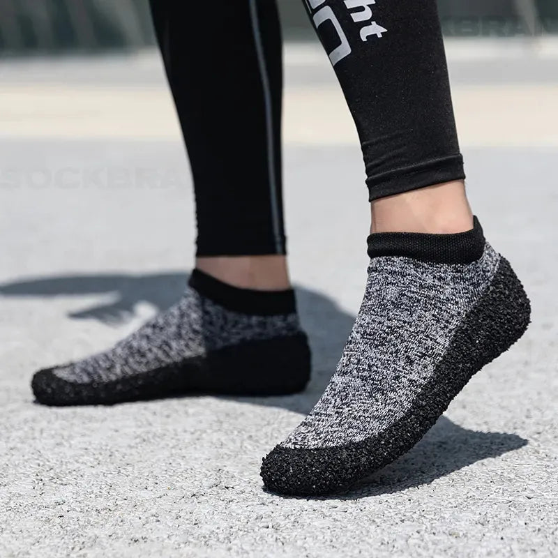 Upplev SockShoes känslan av frihet på dina fötter.